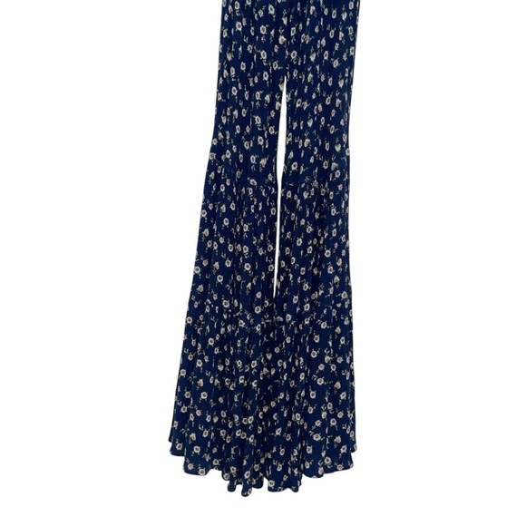 Blue life fiesta jumpsuit ditsy floral flare leg smocked navy women’s XS - Picture 6 of 10